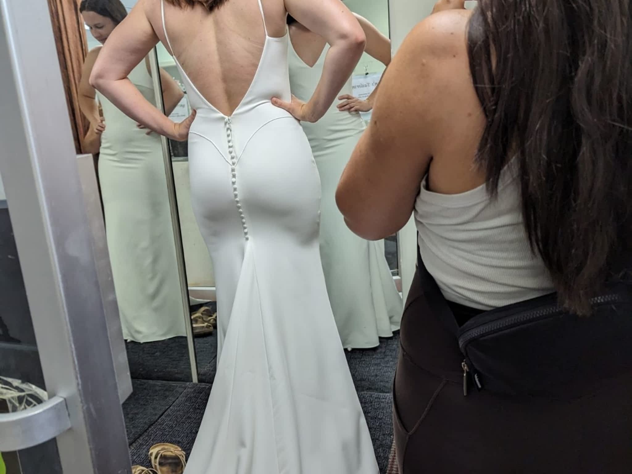 photo Lynn's Tailoring