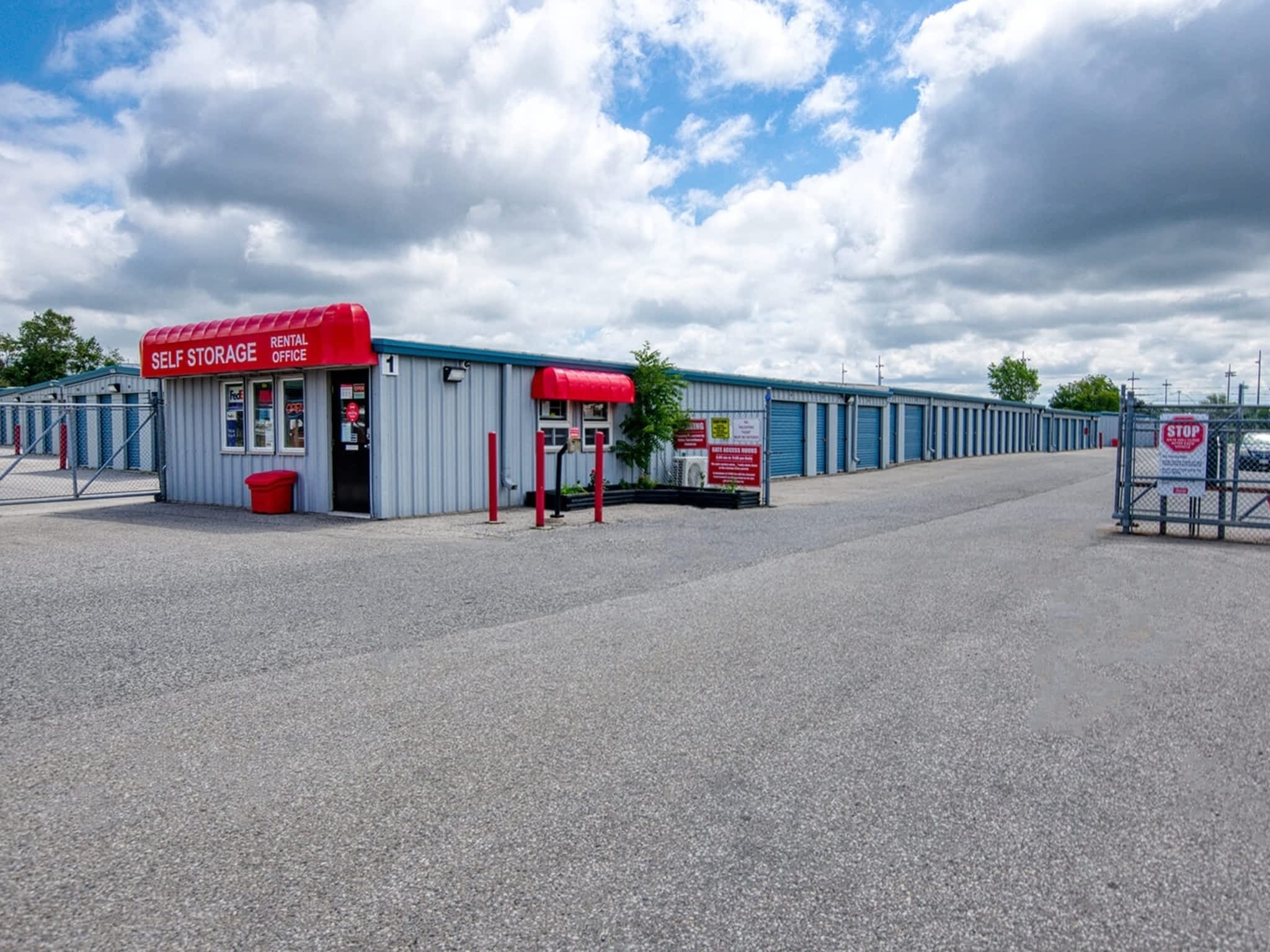 photo Access Storage - Kitchener Alpine