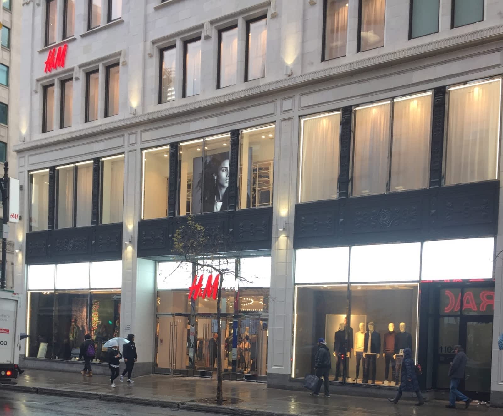 H&M - Horaire d'ouverture - 450, rue Sainte-Catherine O ...