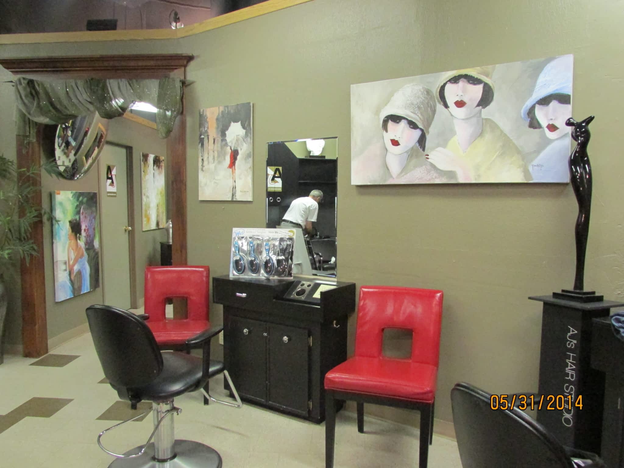 photo A J's Hair Studio