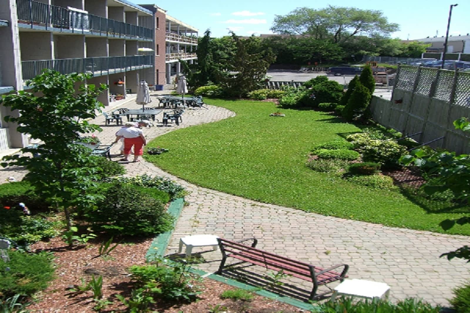 Applewood Retirement Residence Opening Hours 1500 Lansdowne St W Peterborough On