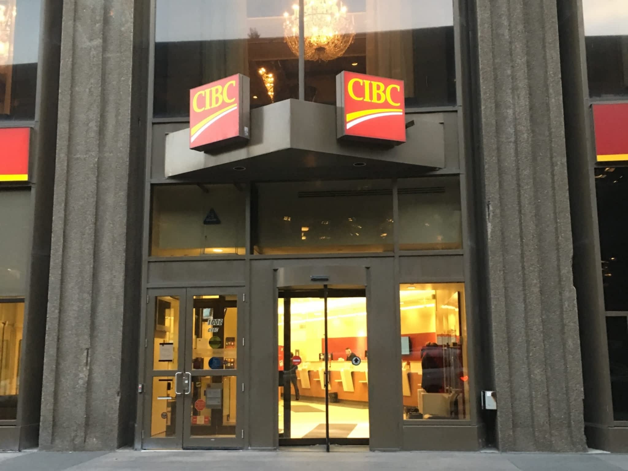 photo CIBC Branch with ATM
