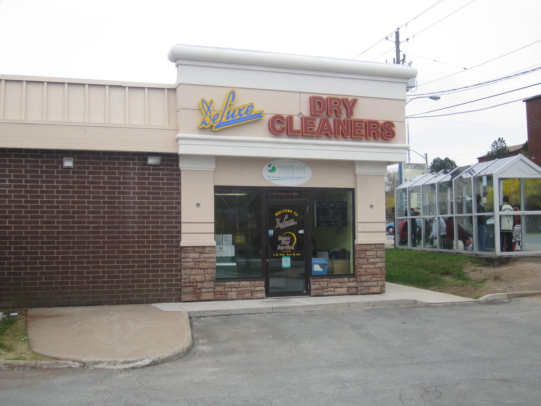 photo Deluxe Dry Cleaners & Tailors