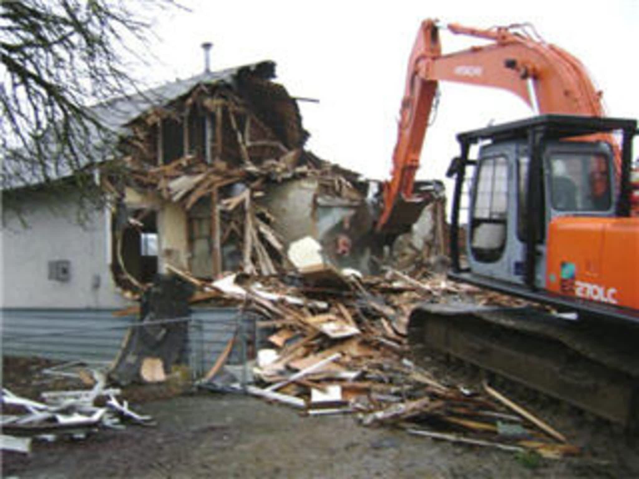 photo T & T Demolition Ltd
