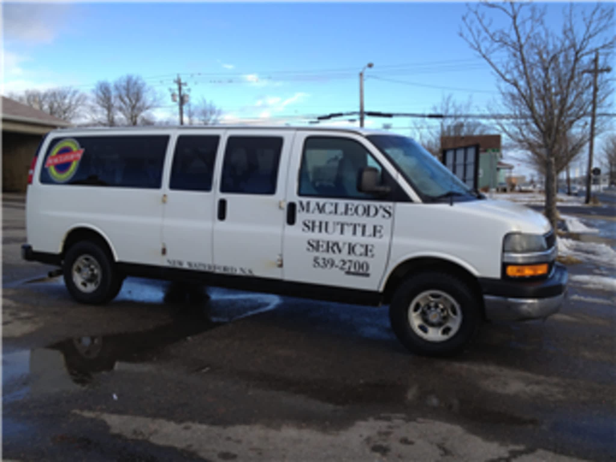 photo MacLeod's Shuttle Service