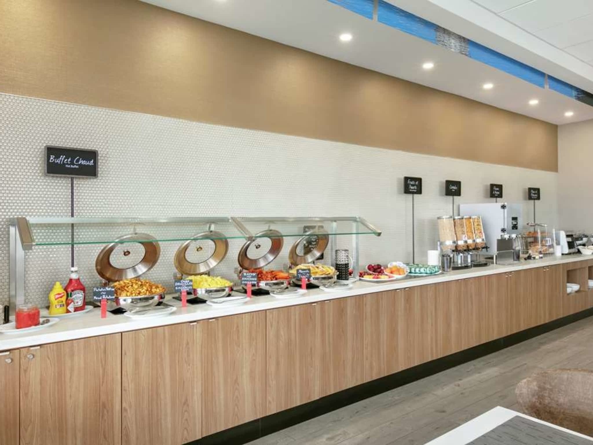 photo Embassy Suites by Hilton Montreal Airport