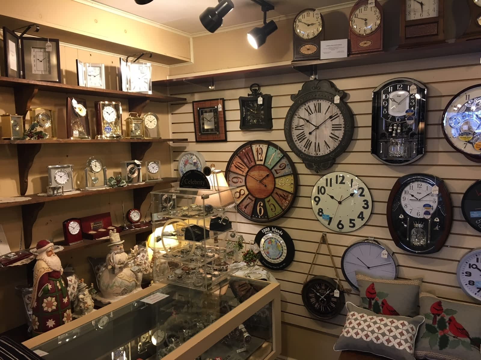 Shop 1 hour. Канадские часы. Оформление продаж часов. Hikawa Clock shop.