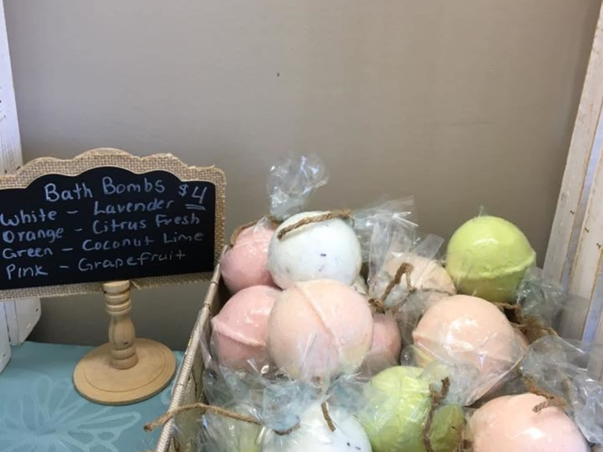 photo Laura's Essentials