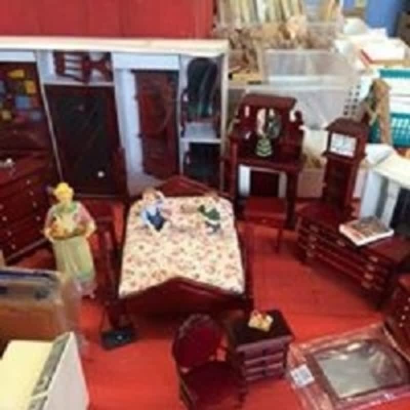 a dollhouse shoppe