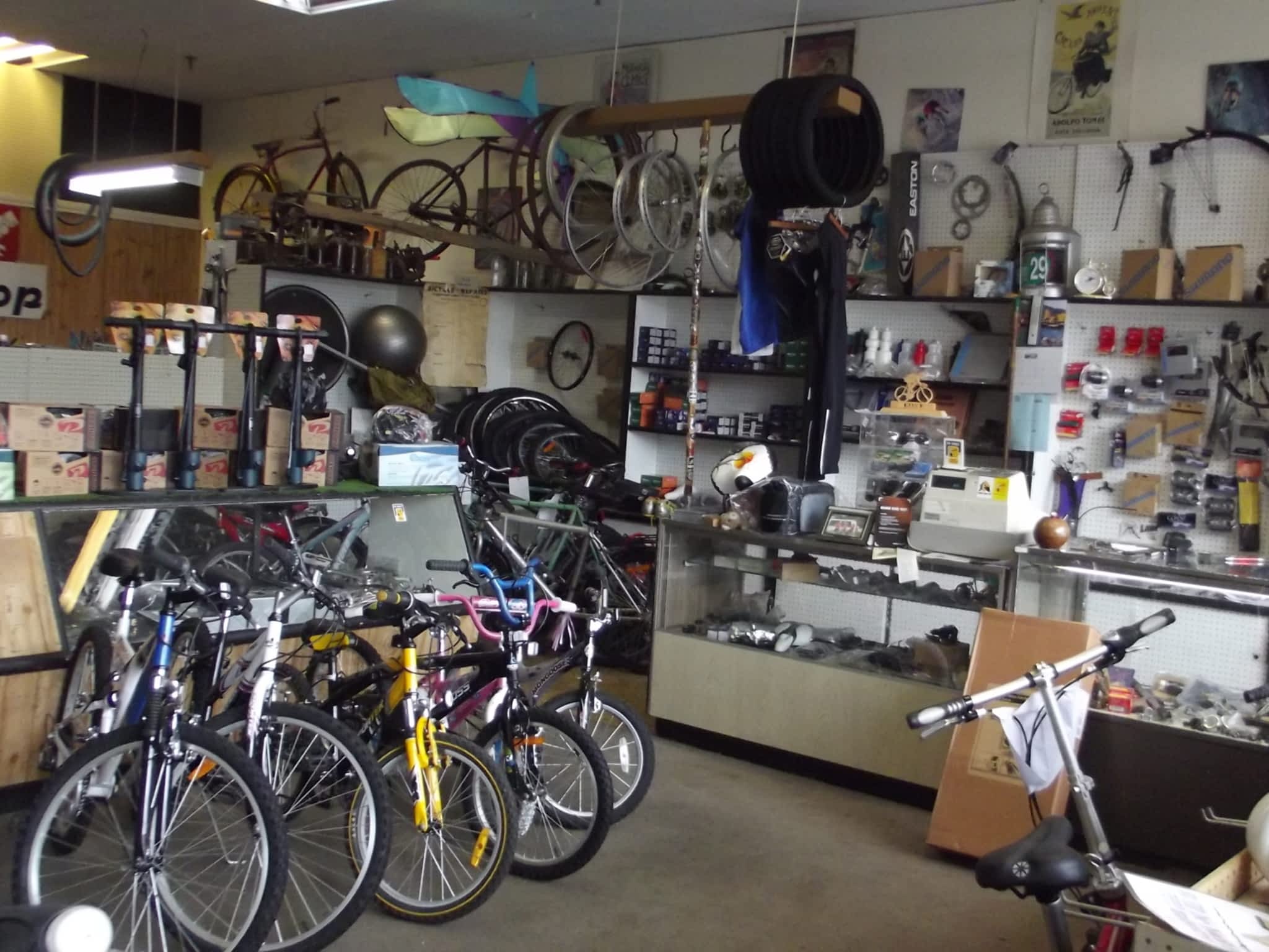 photo Hank's Cycle Shop