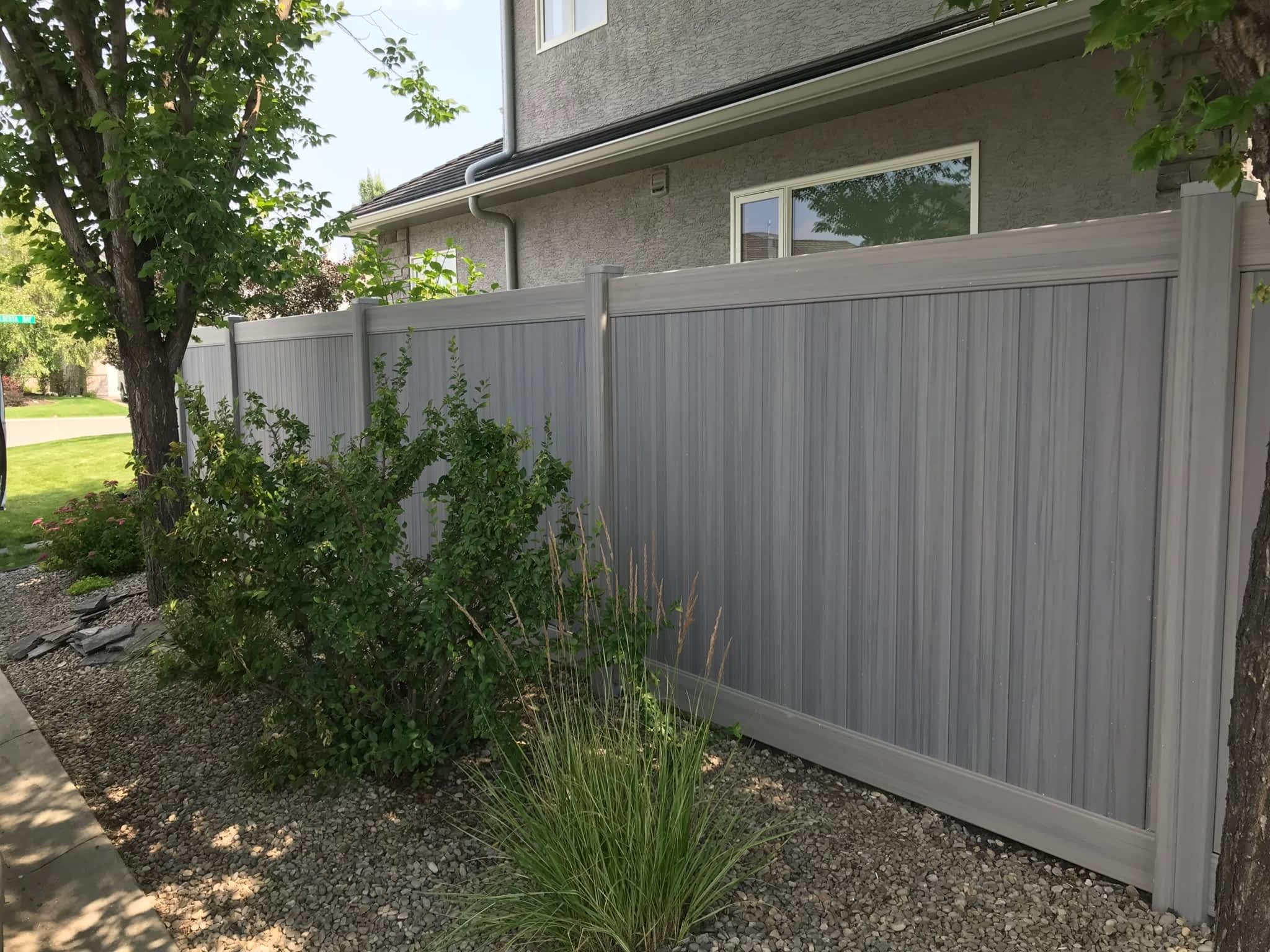 photo Decked Out Vinyl Fencing