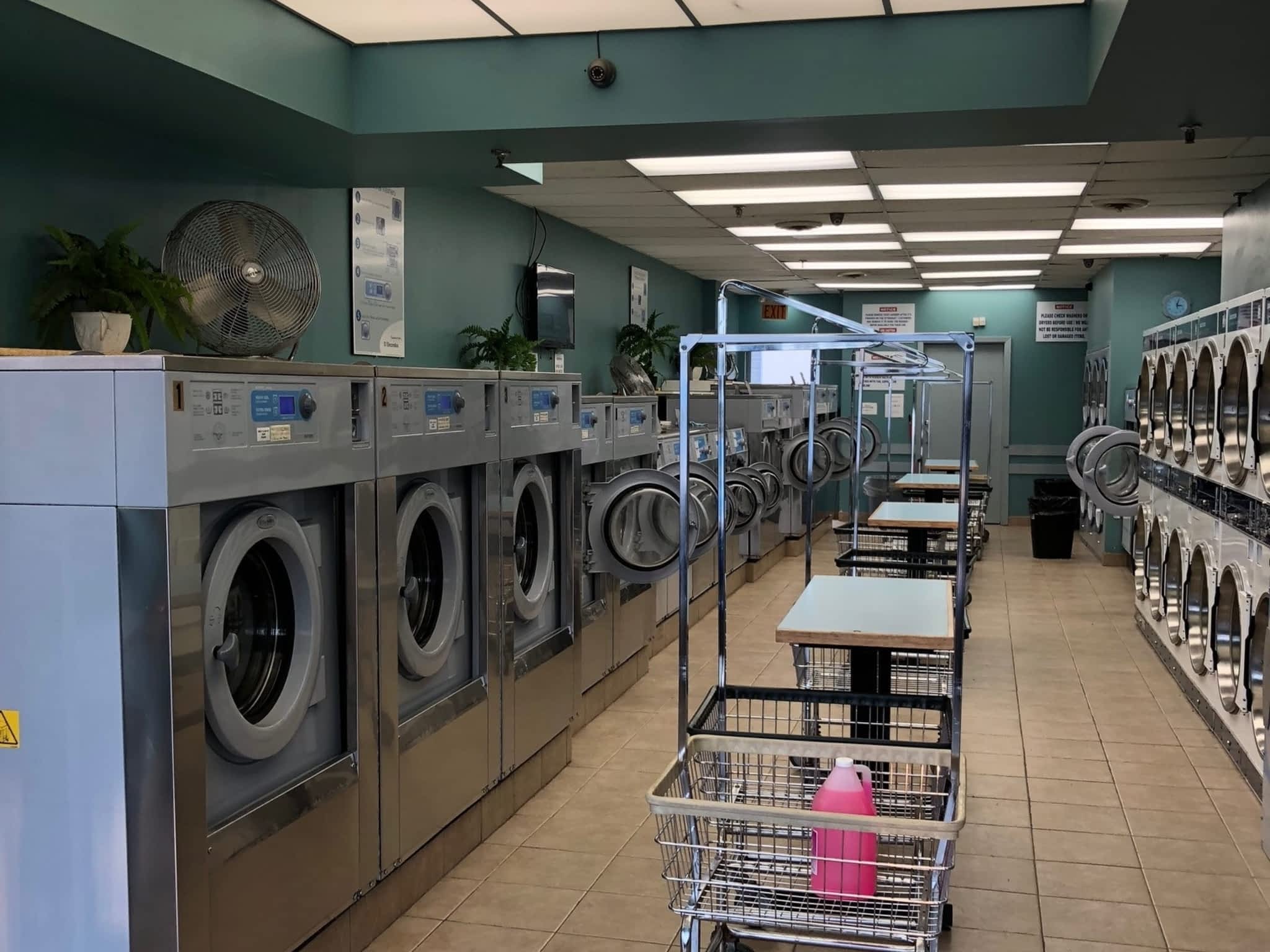photo Maytag Coin Laundry
