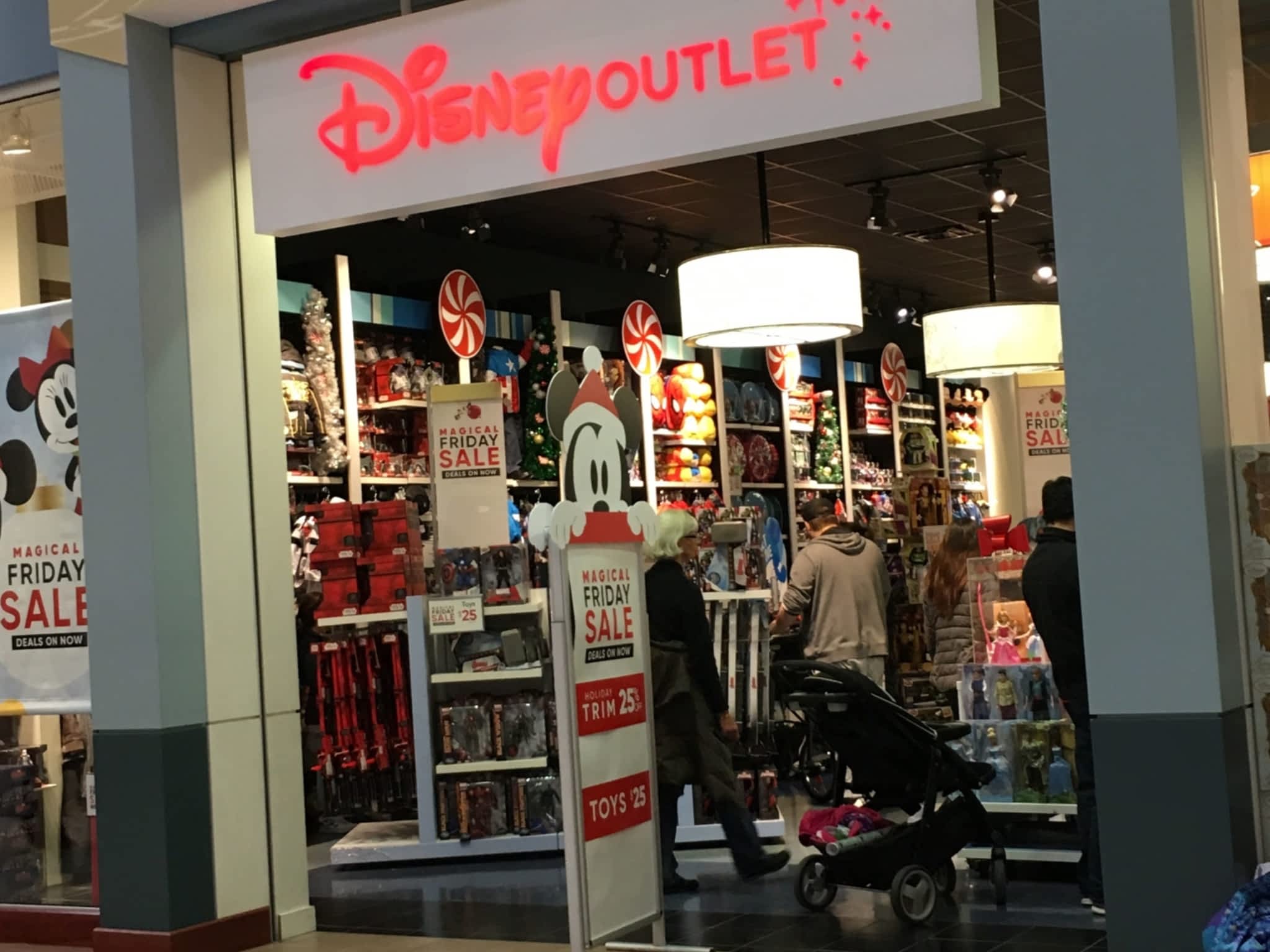 photo The Disney Store