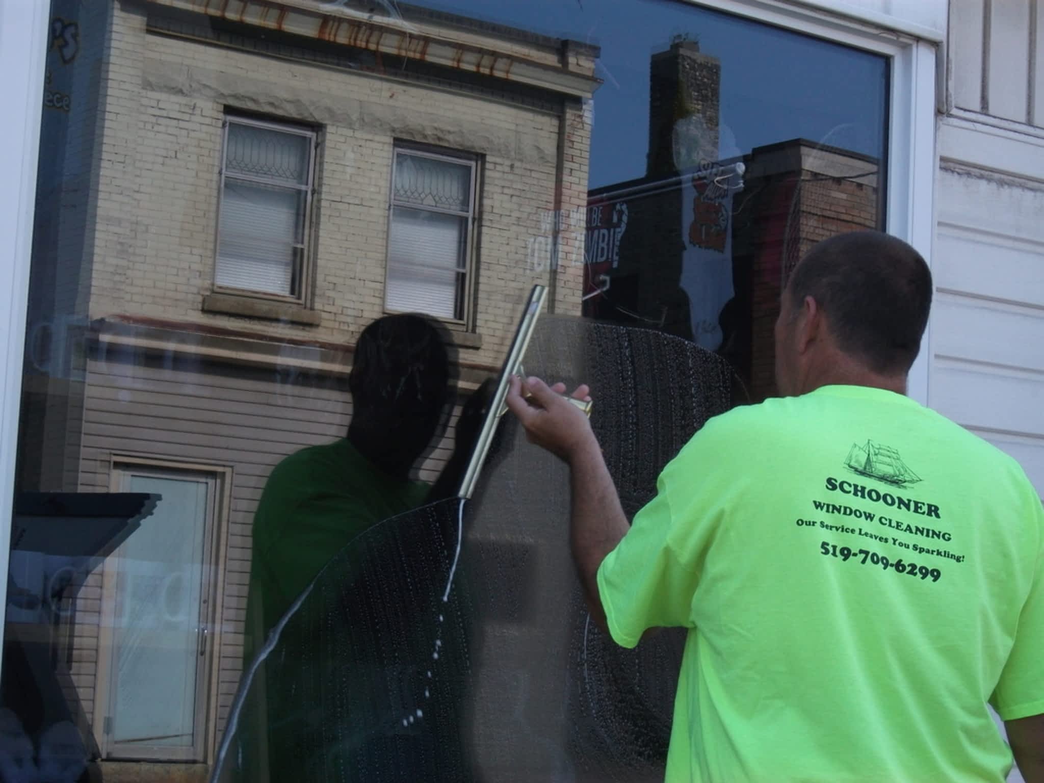 photo Schooner Window Cleaning