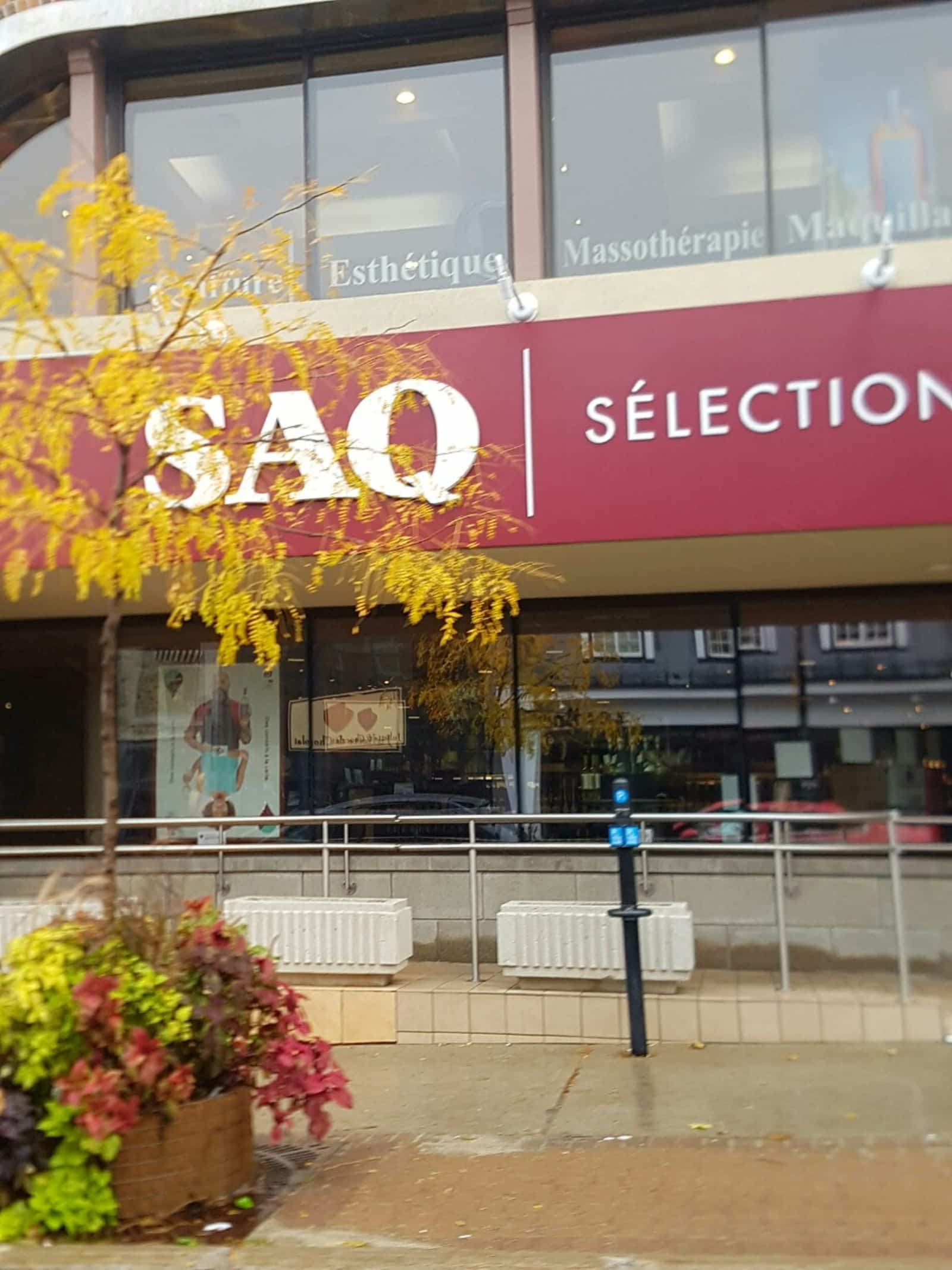 SAQ Sélection Opening Hours 390 Ave Laurier O, Montréal, QC