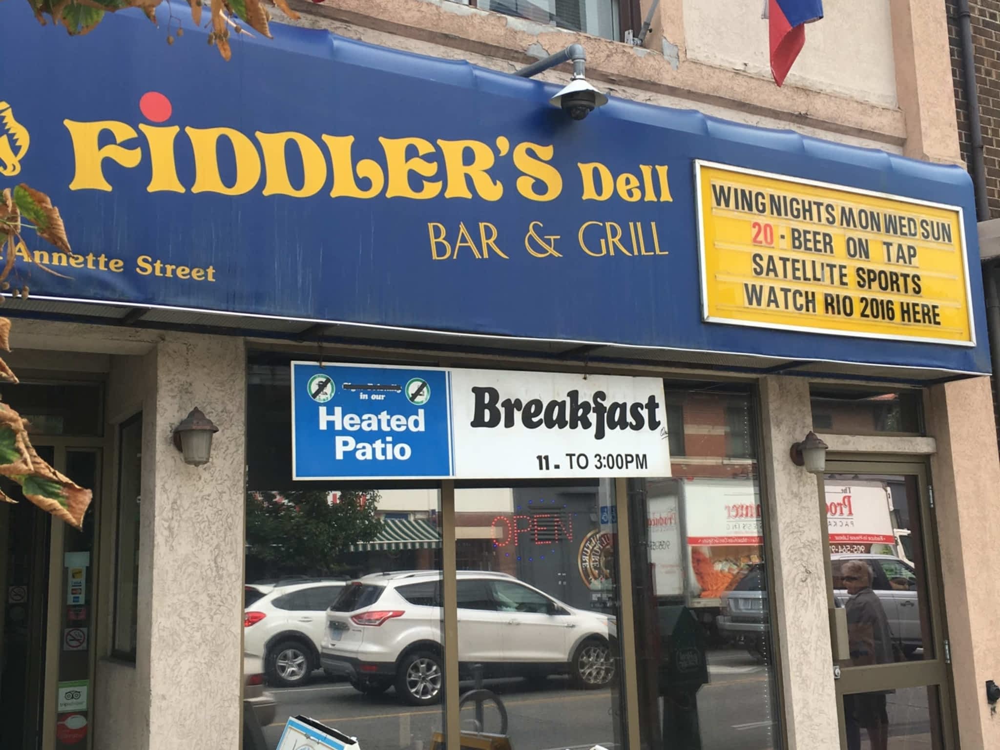 photo Fiddler's Dell Bar & Grill
