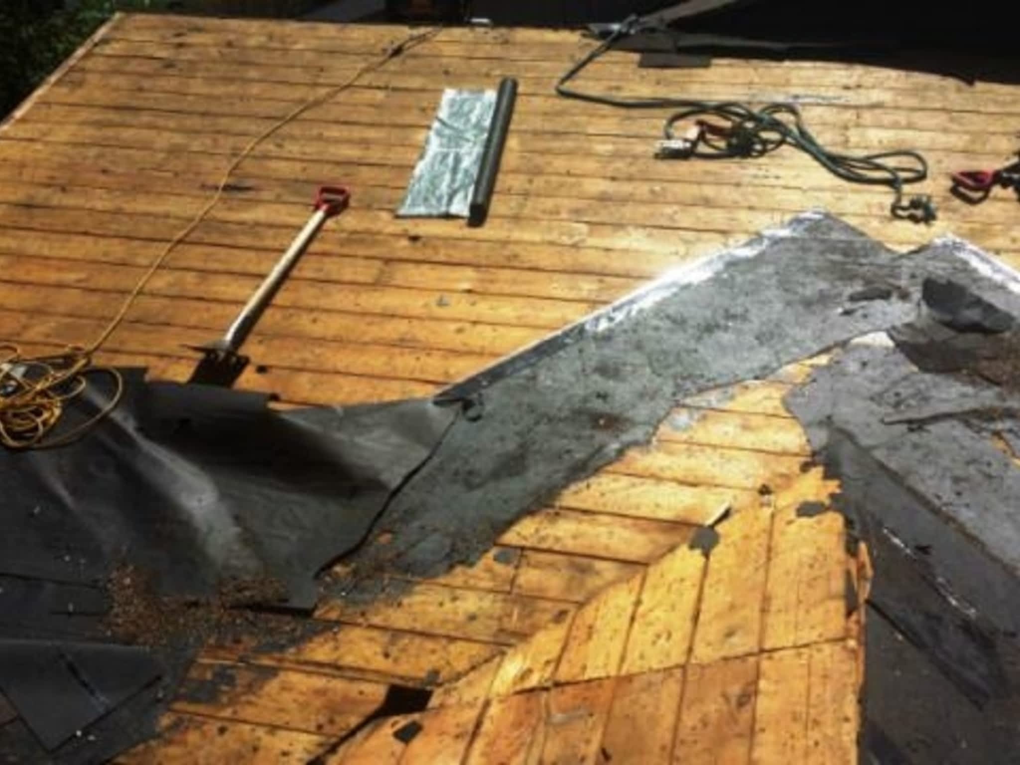 photo Newfiee's Roofing