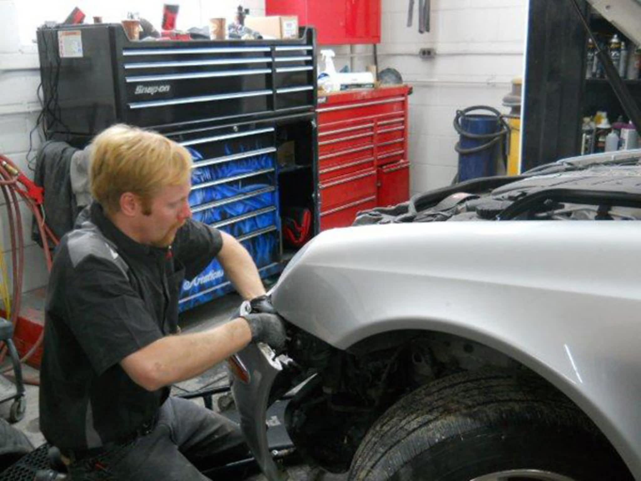 photo Gaunt Collision Centre Inc