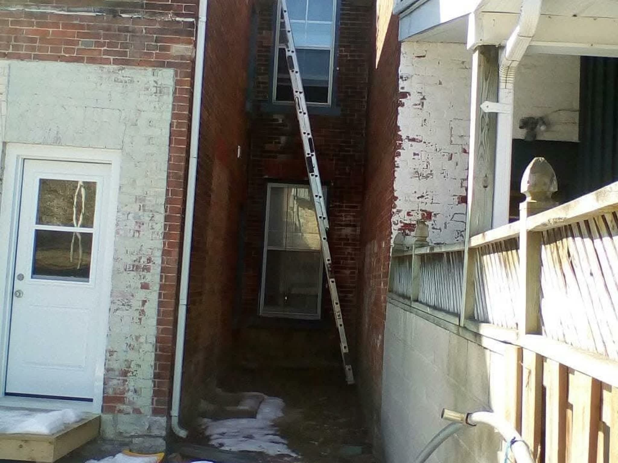 photo B.W's Eavestrough Services