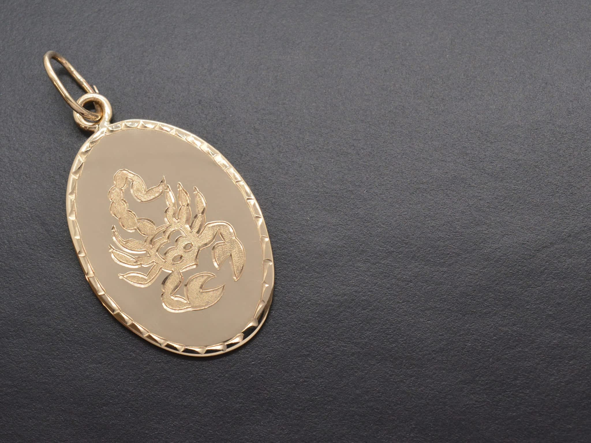 photo A & A Engraving/Jewellers