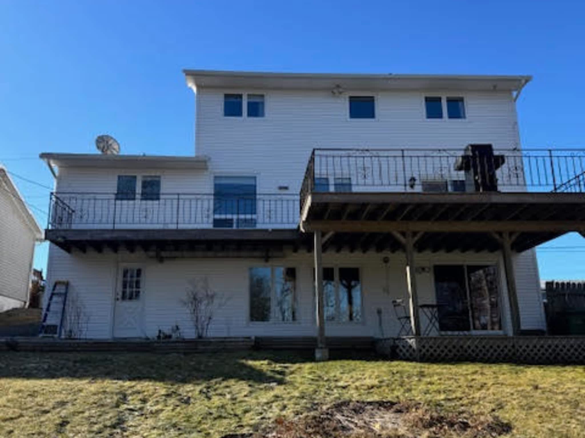 photo Simon's Seamless Eavestrough Limited