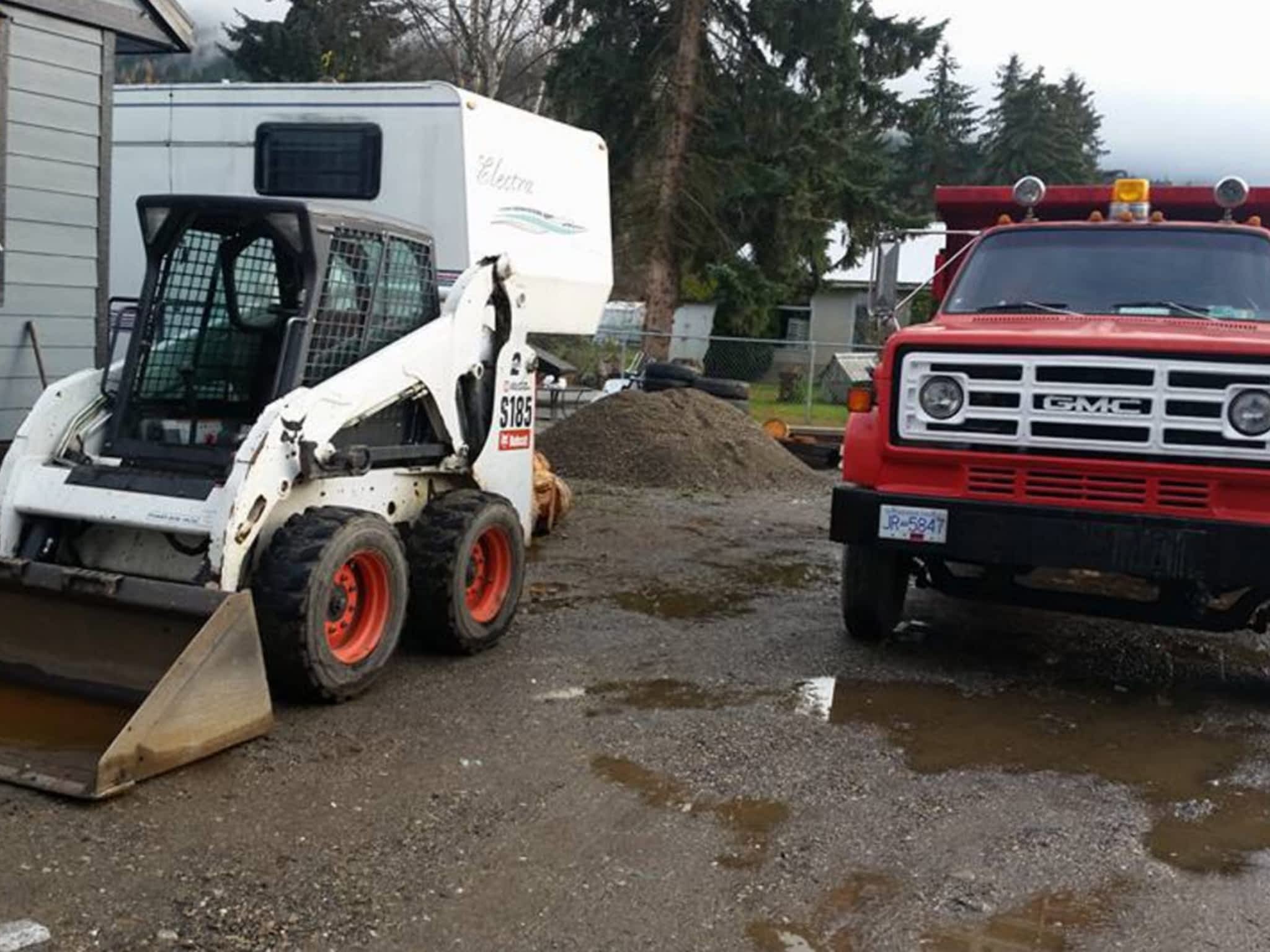 photo Backyard Bobcat Service