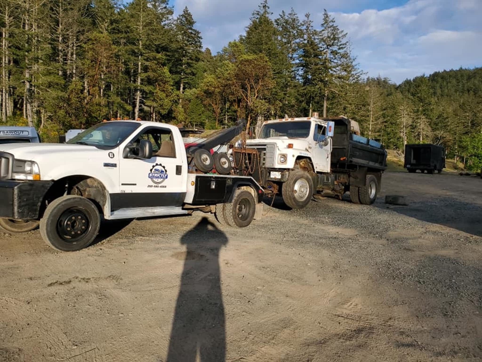 photo Strictly Towing & Salvage