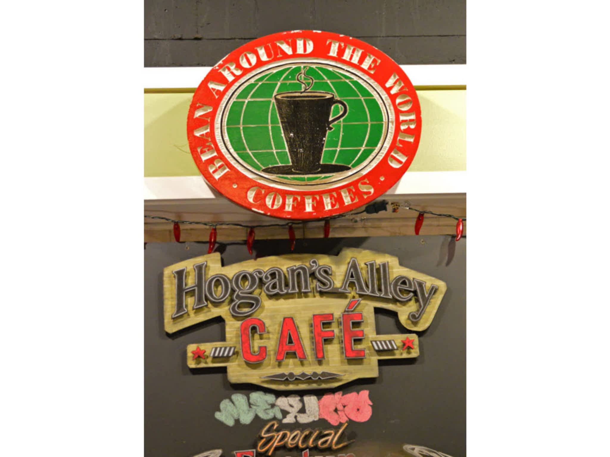 photo Hogan's Alley Cafe