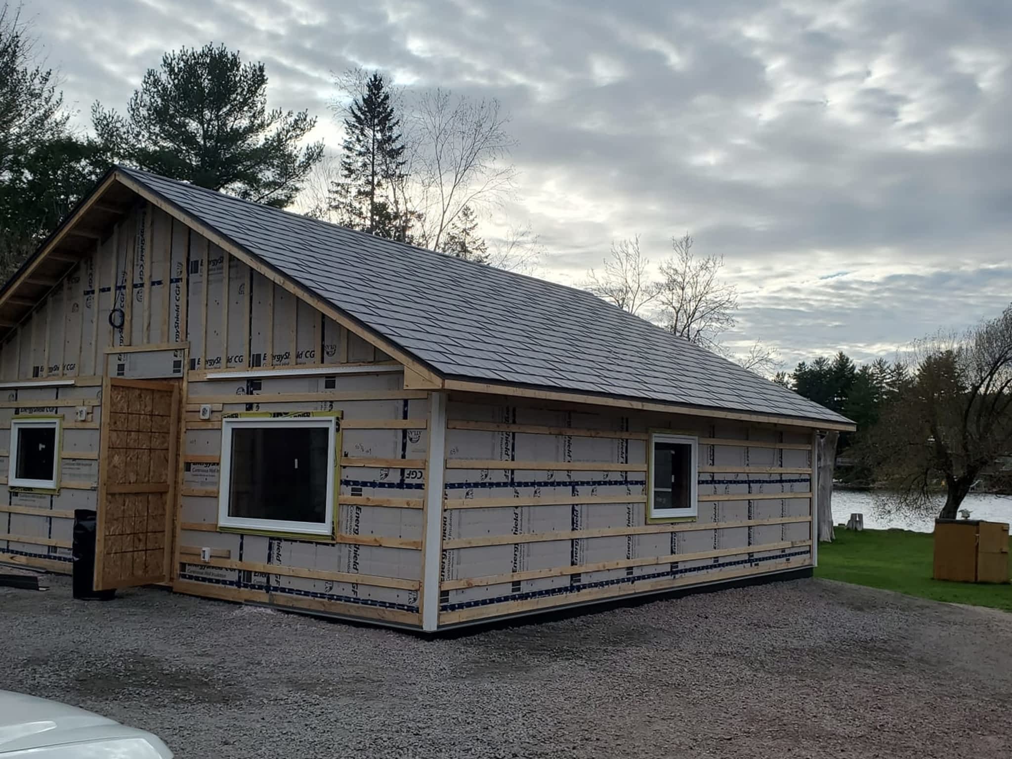 photo Gray Wolves Contracting