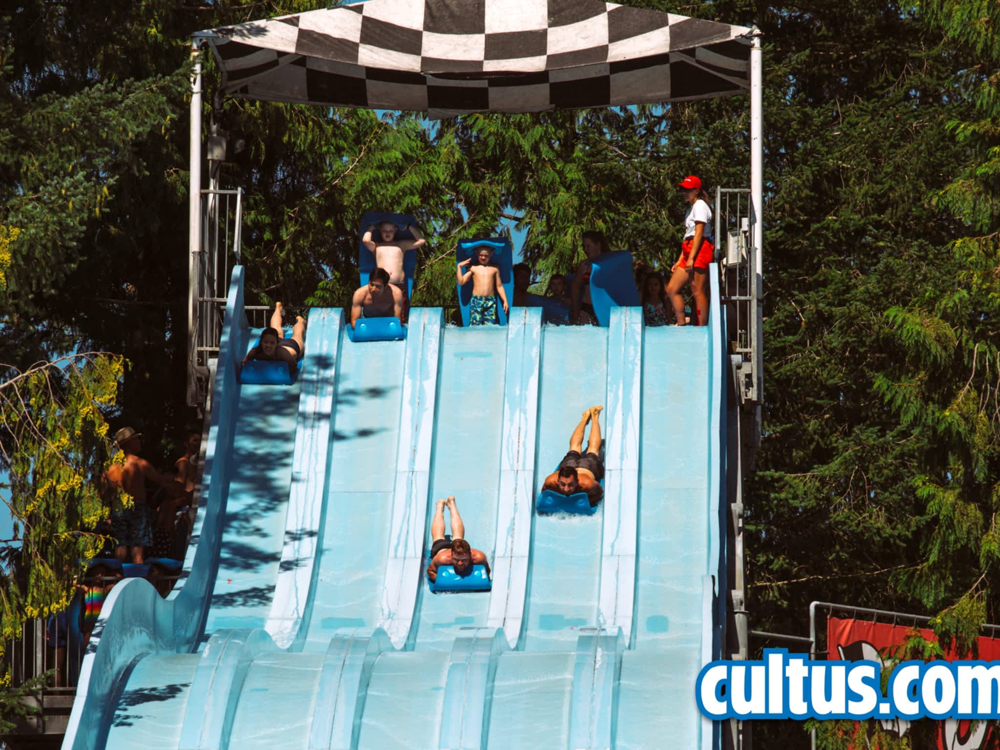 photo Cultus Lake Waterpark & Waterslides