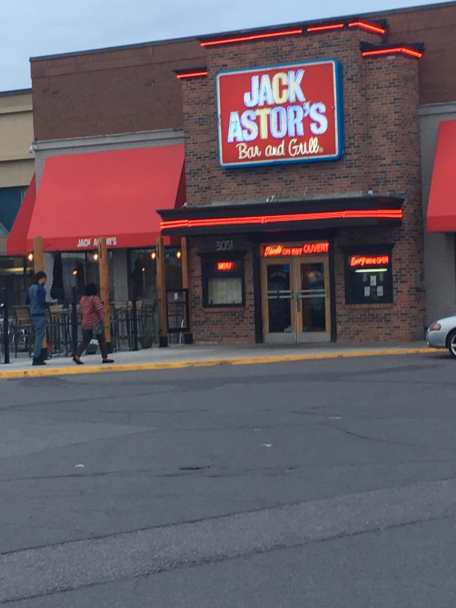Jack Astor's Bar & Grill Opening Hours 3051, boul des Sources