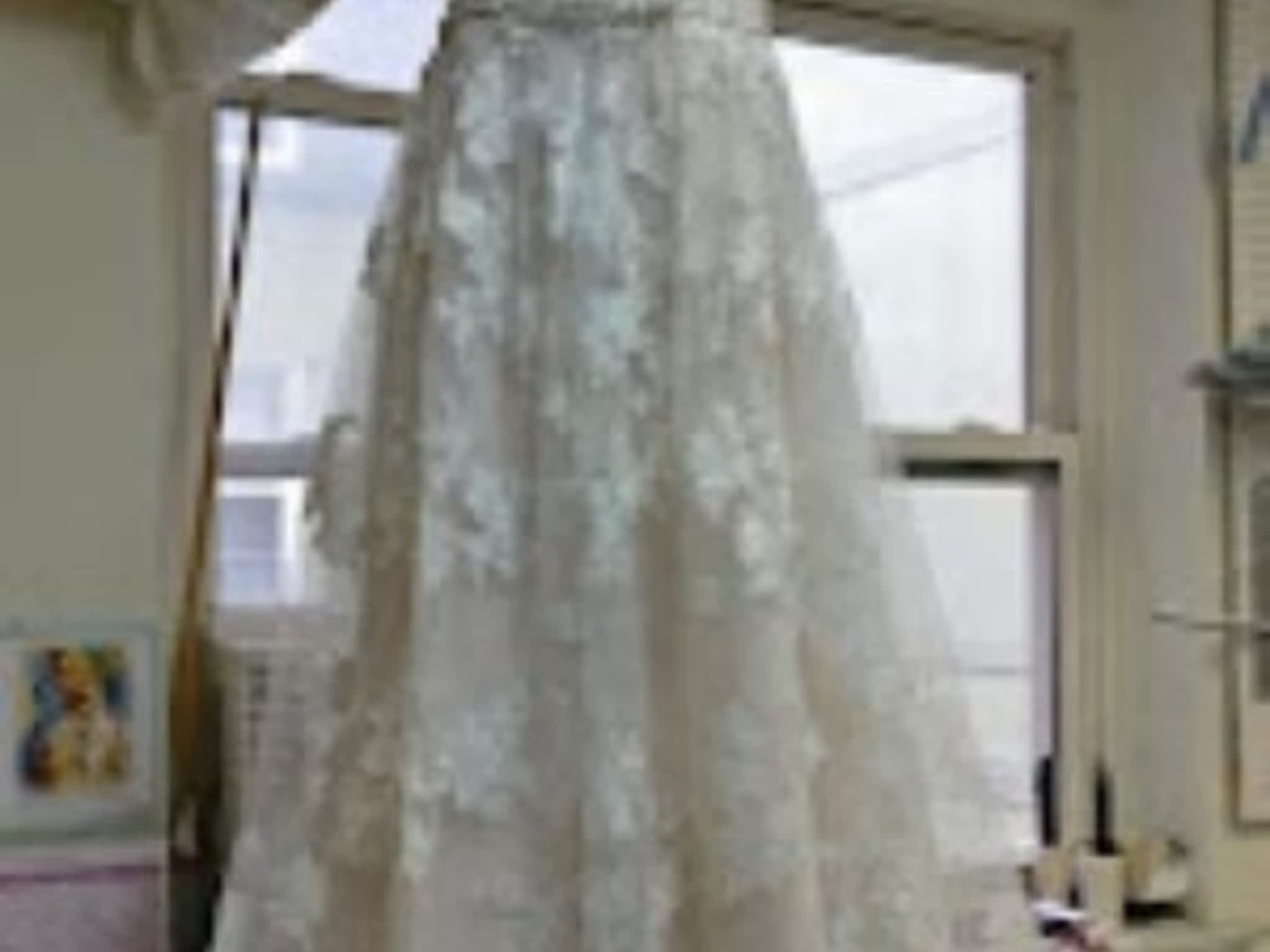 photo Lynn's Tailoring