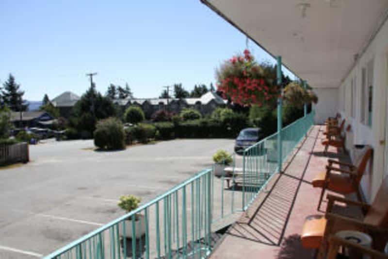 Sunnycrest Motel - Gibsons, BC - 835 Gibsons Way | Canpages