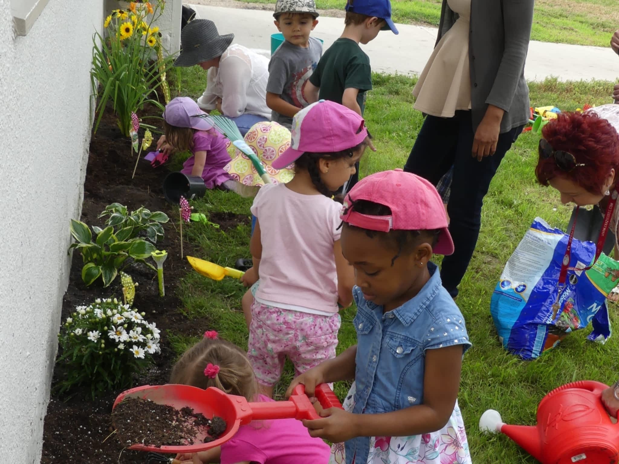 photo Les Tournesols/Sunflowers Bilingual Montessori Centre (TMBC)