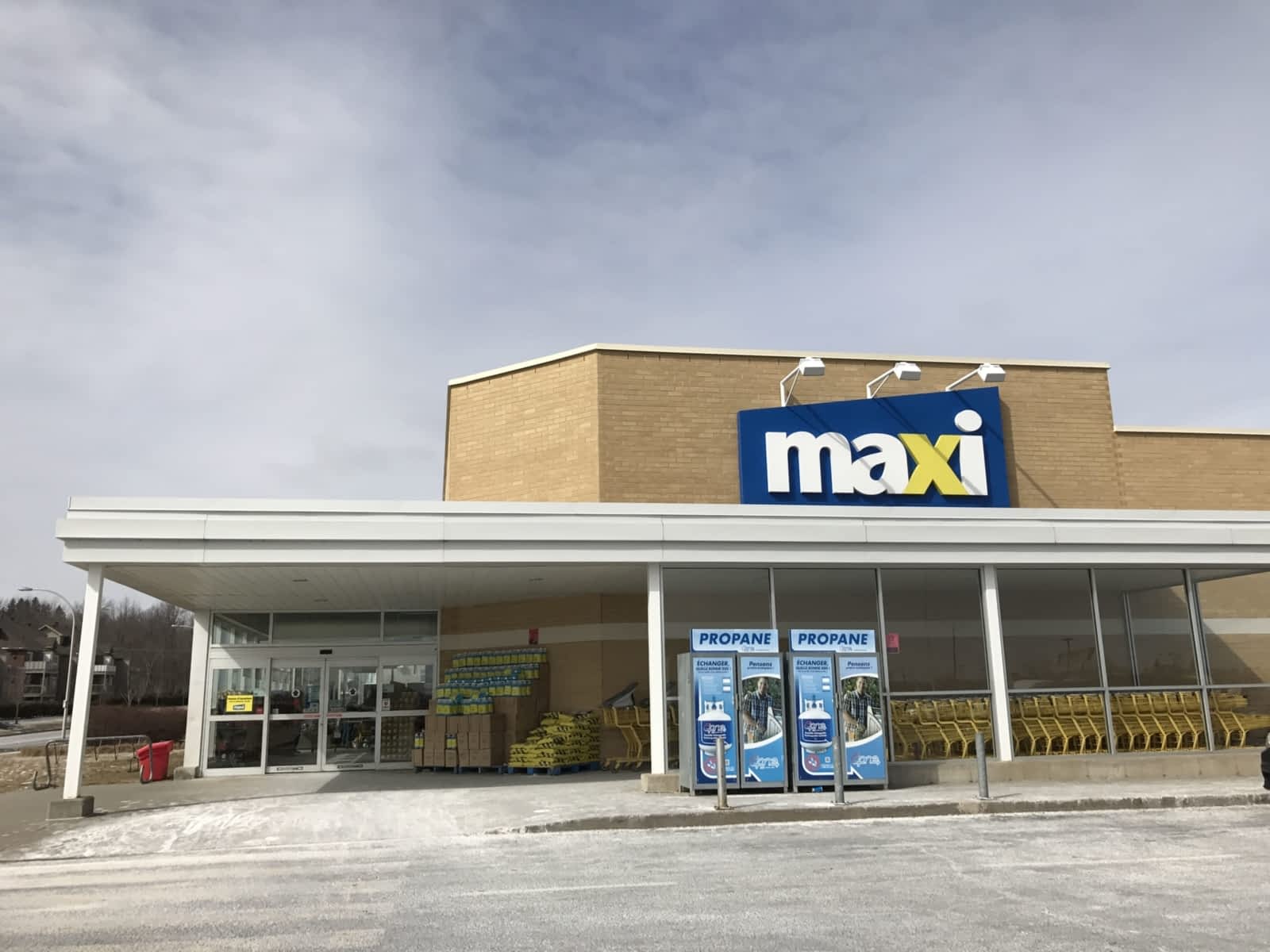 Maxi Opening Hours 2501 boul du Millénaire, SaintBasileleGrand, QC
