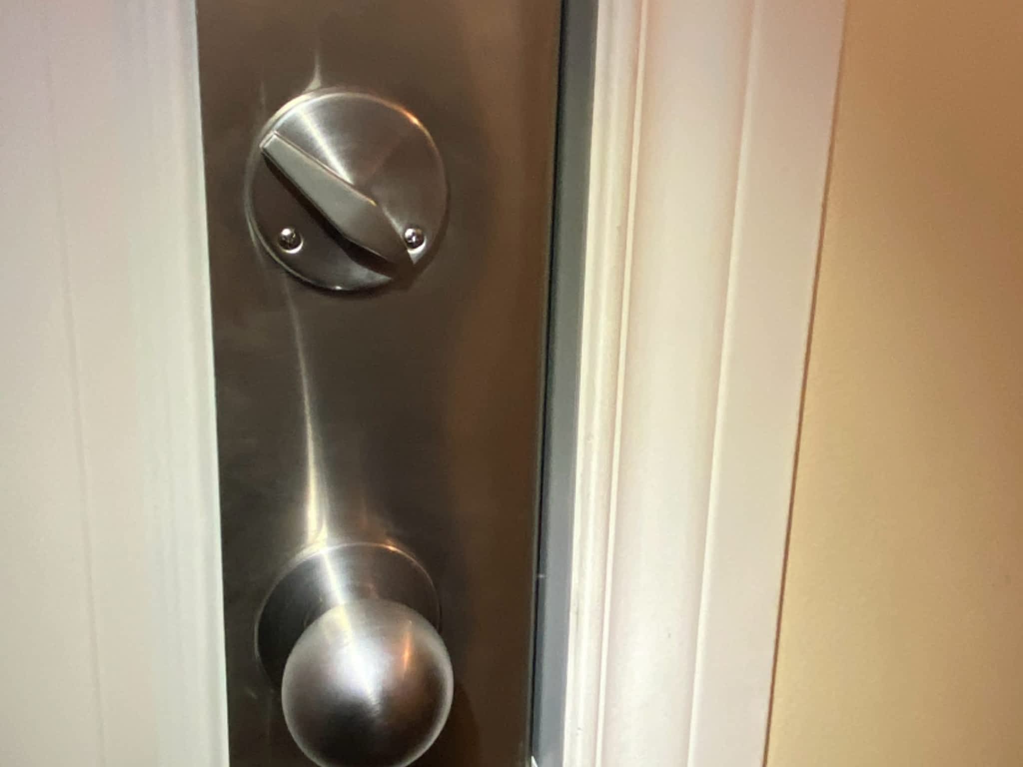 photo Complete Door and Lock