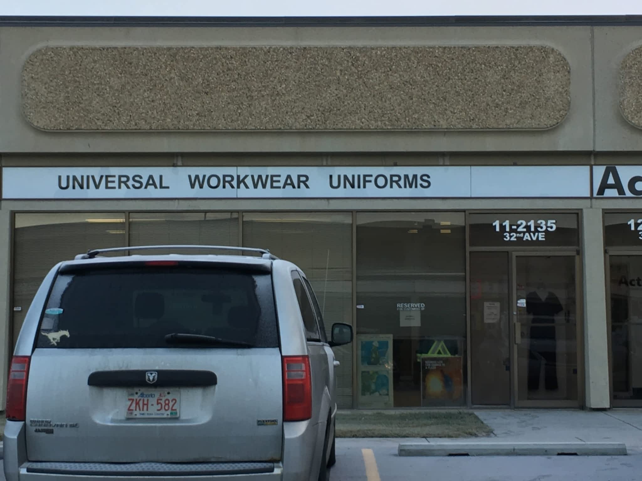 photo Universal Workwear Ltd
