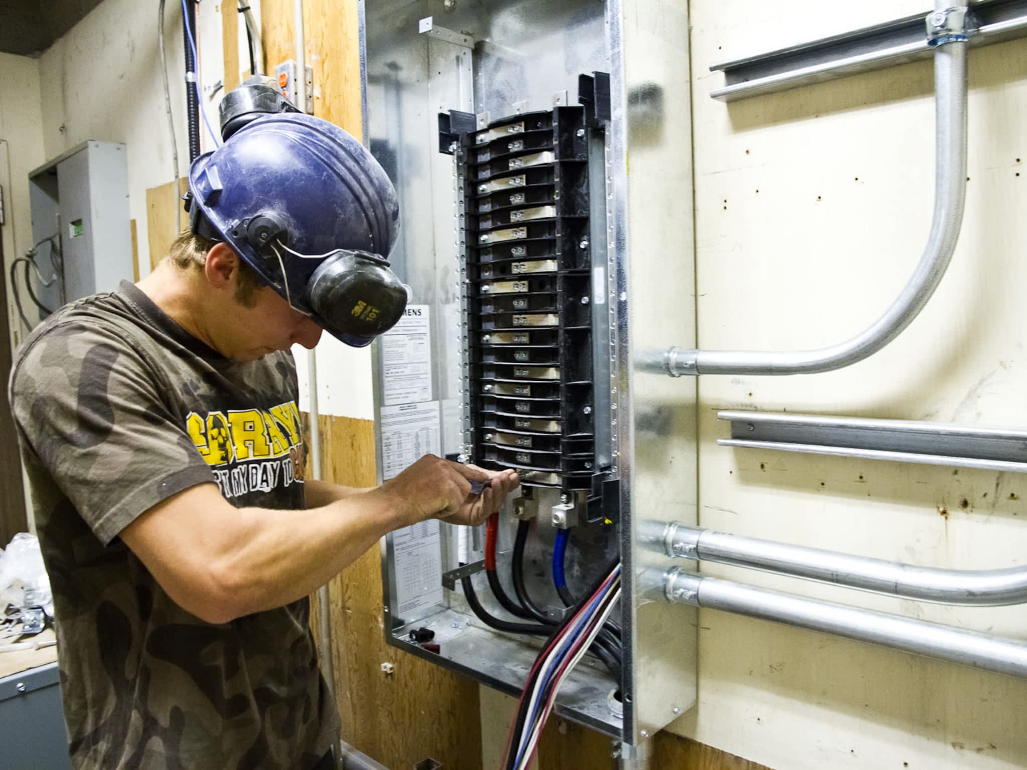 photo Interlake Electric Ltd