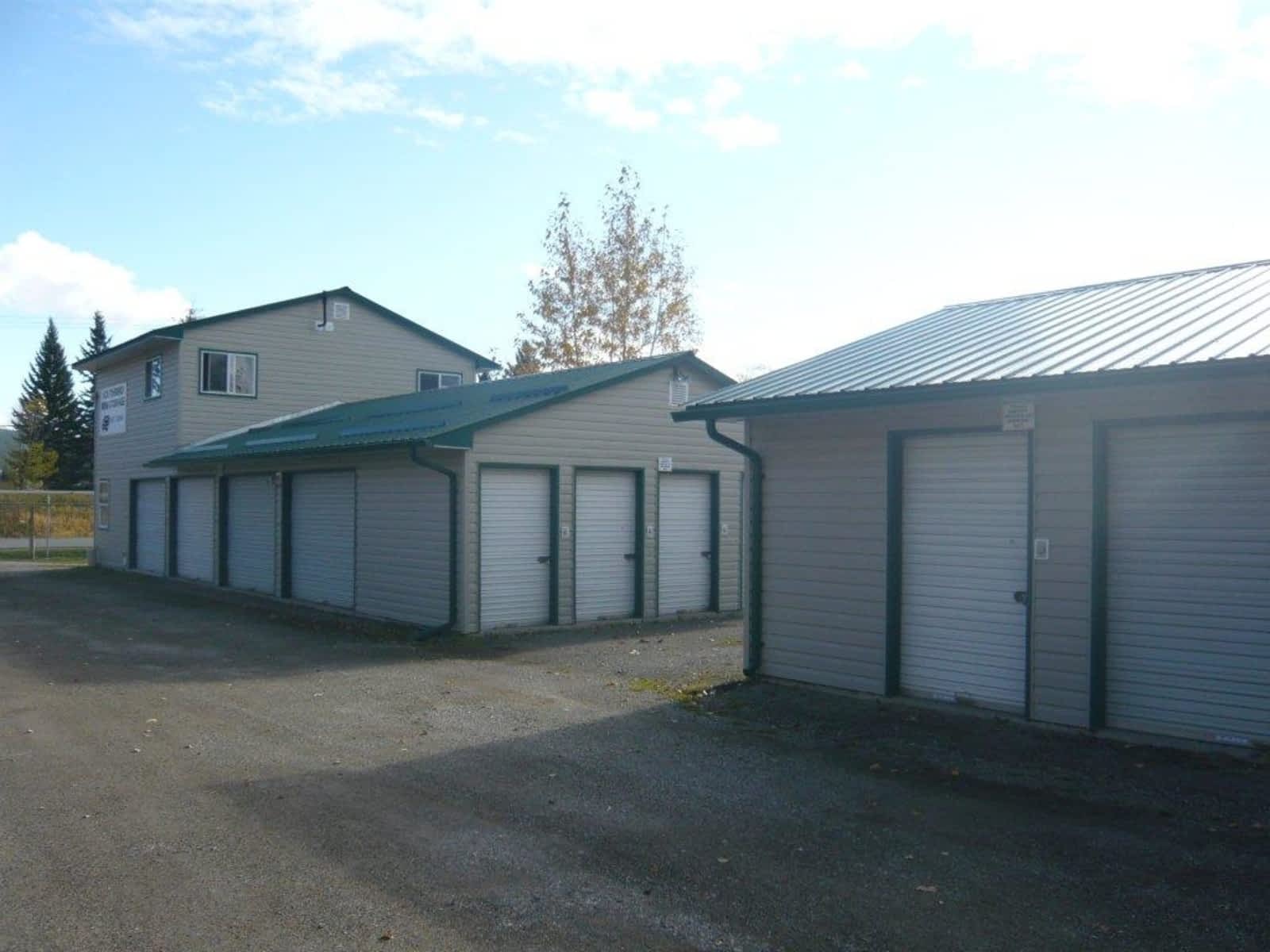 Covered Rv Storage Bend Or Dandk Organizer