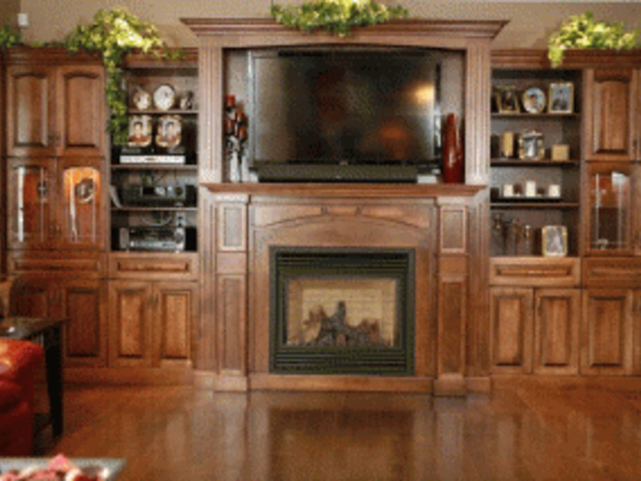 photo Crown Cabinets & Fireplaces