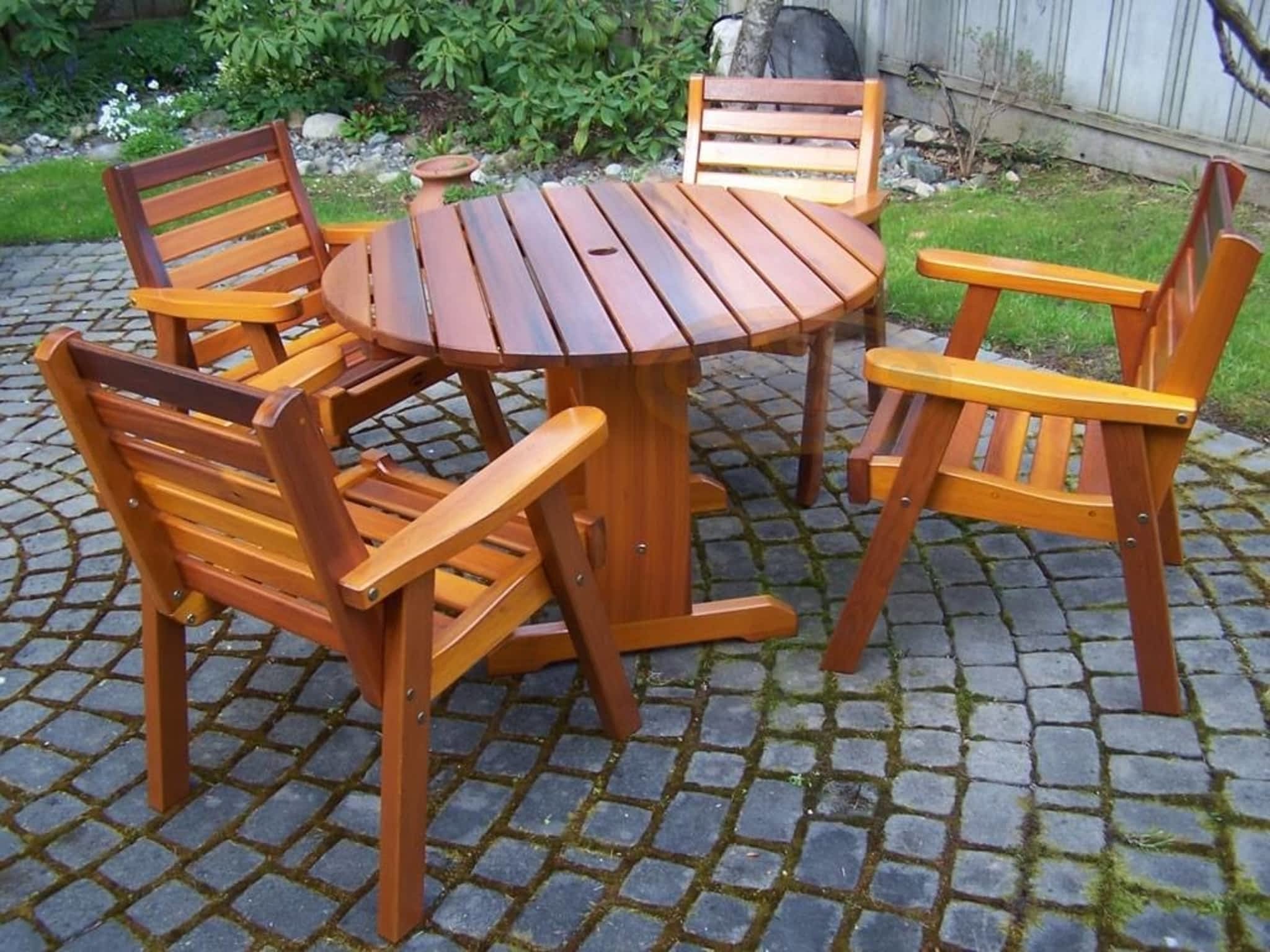 photo Classic Cedar Garden Furniture & Gazebos