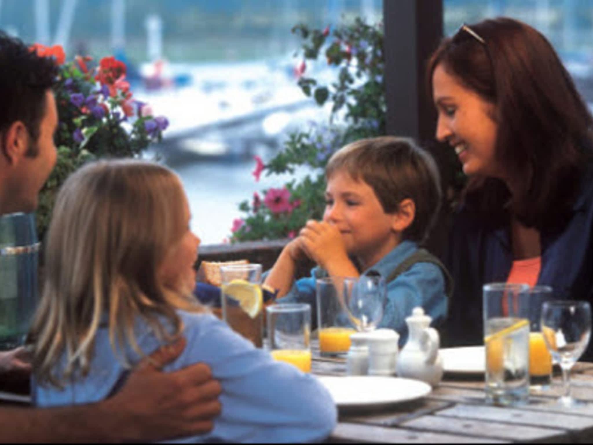 photo Lake Range Restaurant