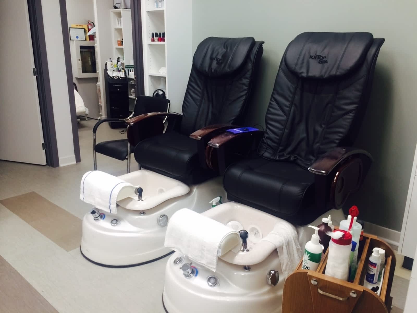 Heart to Heart Hair Salon & Spa - Opening Hours - 1-220 Eglinton Ave E,  Toronto, ON