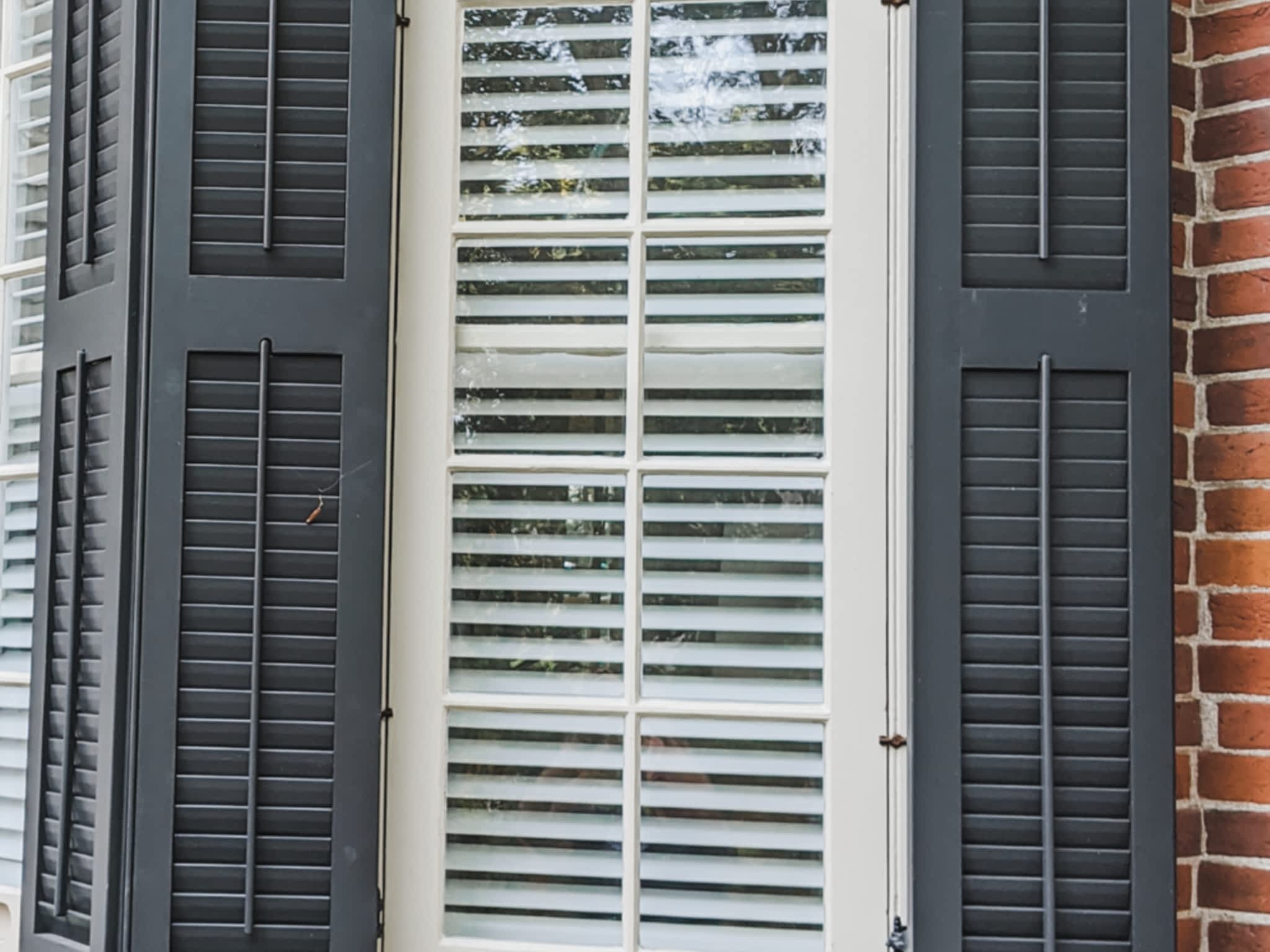 photo Canada Custom Shutters