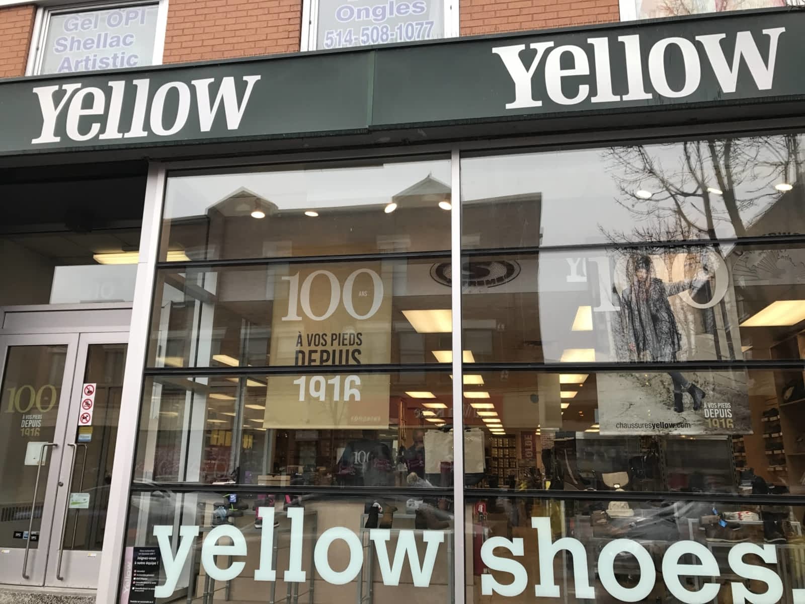 Yellow Shoes - 4010 rue Wellington 