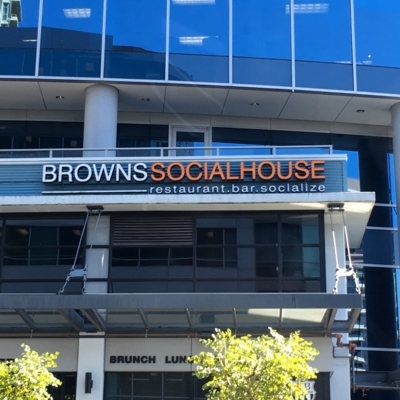 Browns Socialhouse - Restaurants