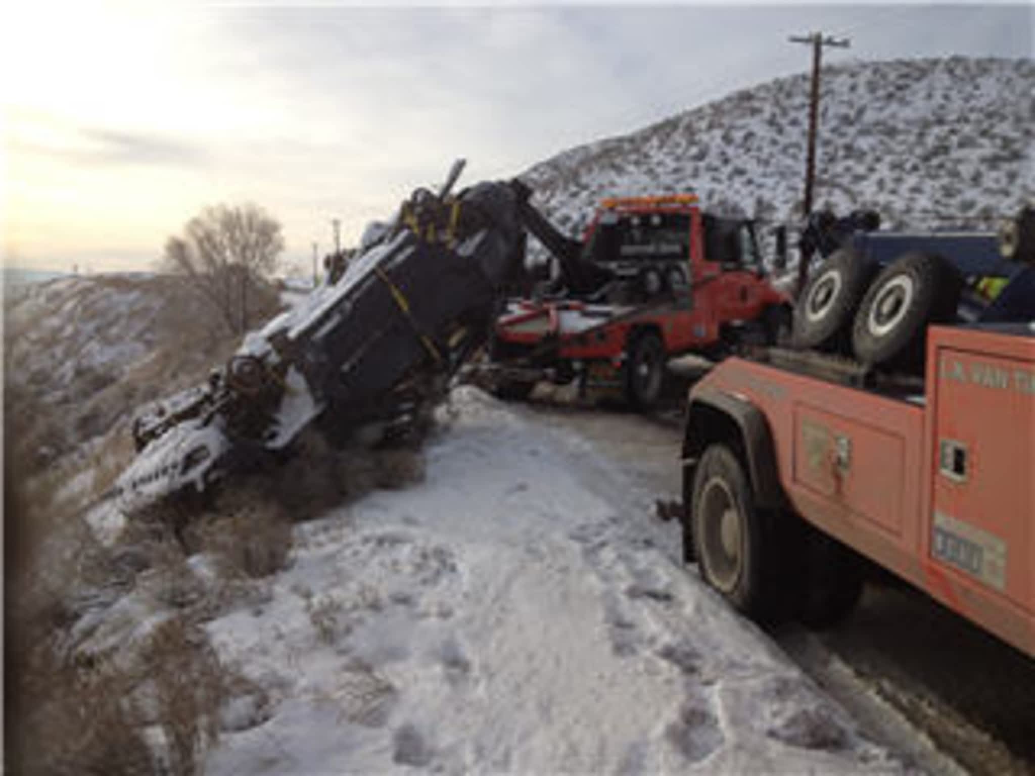 photo Roadhouse Towing Ltd