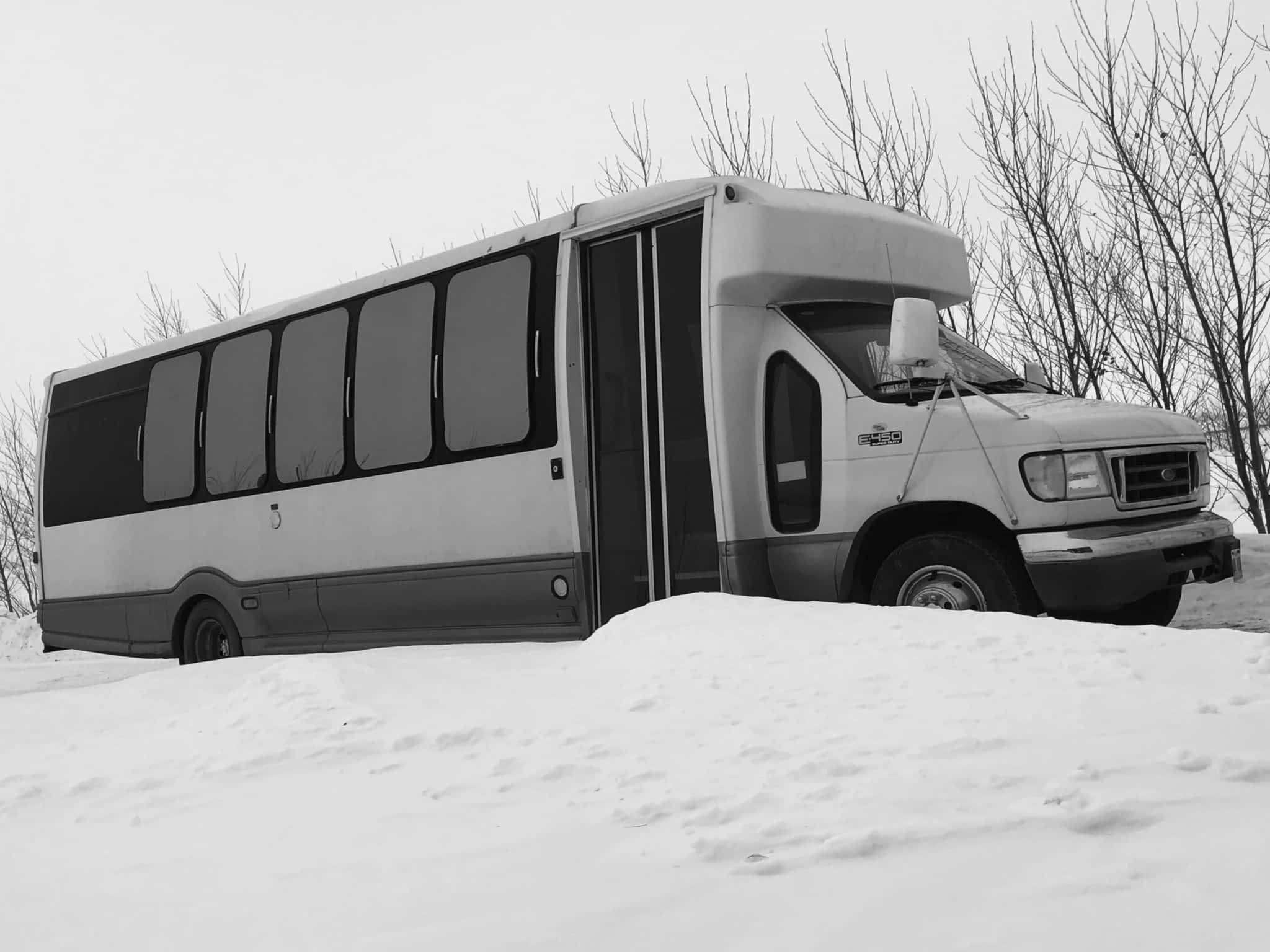 photo Oak Bluff Limo