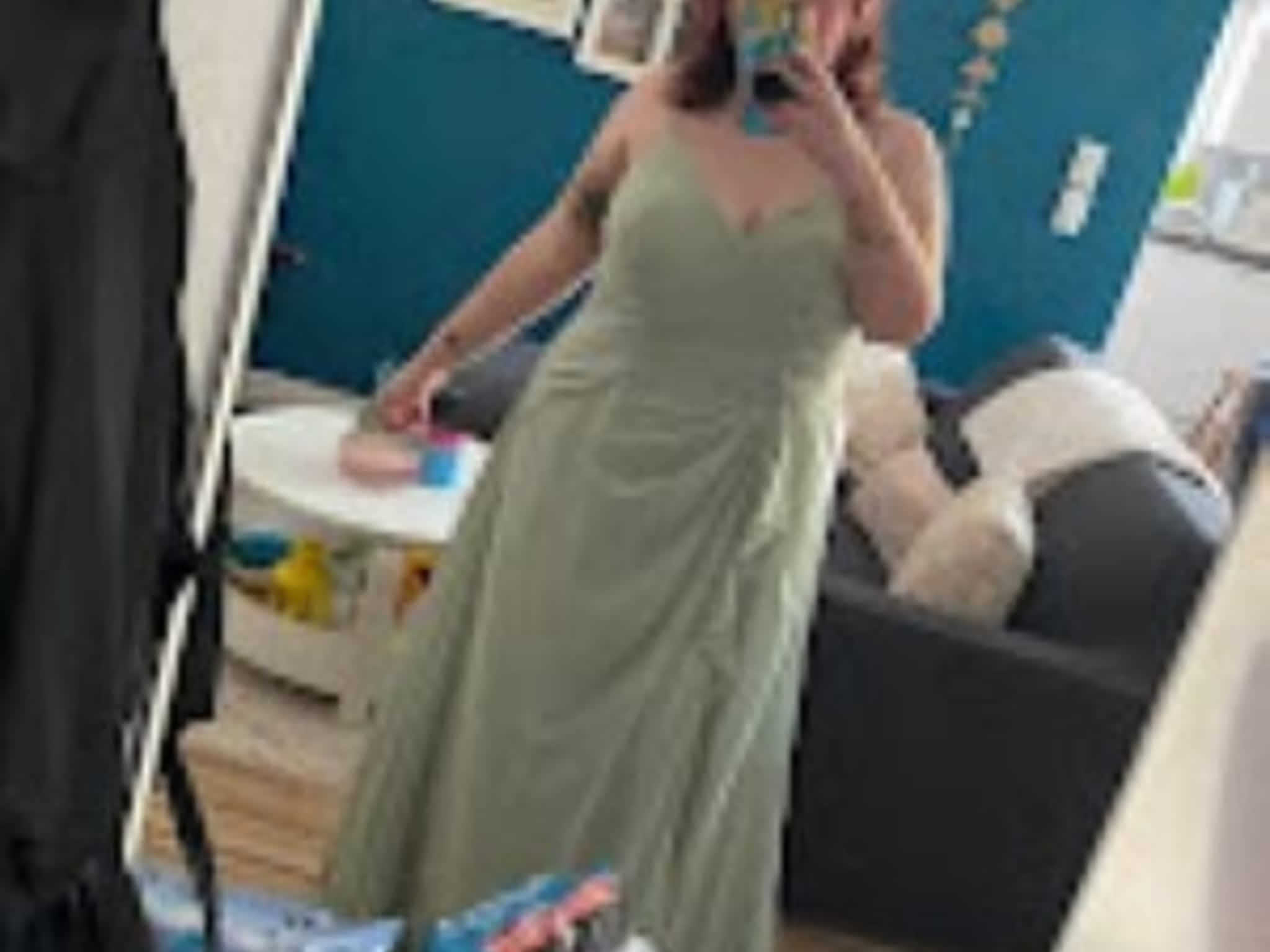 photo Lynn's Tailoring