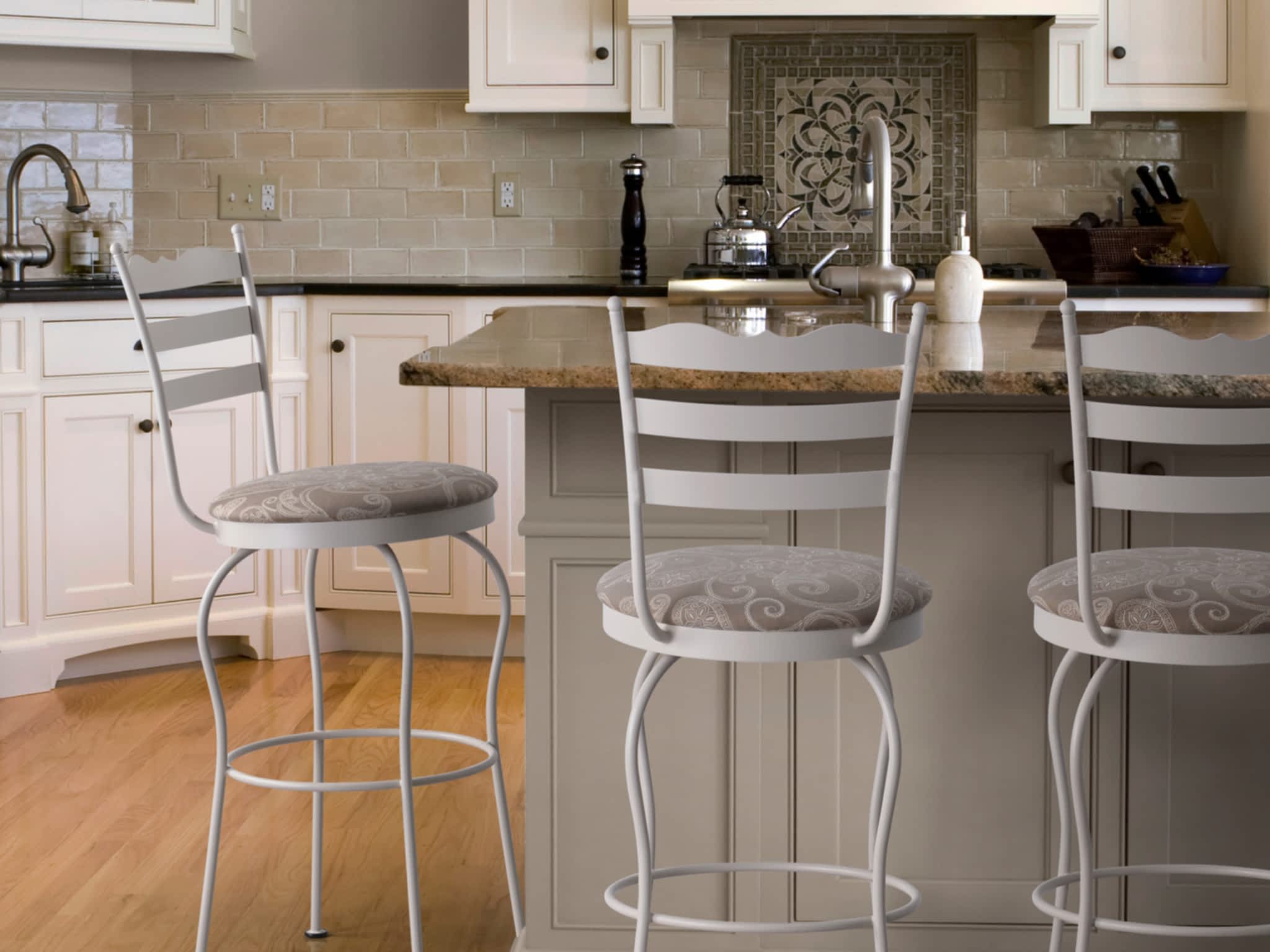 photo Dinettes and Barstools